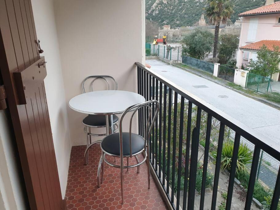 הוילה ויילפרנץ'-דה-קונפלן Jolie Maison Avec Jardin מראה חיצוני תמונה